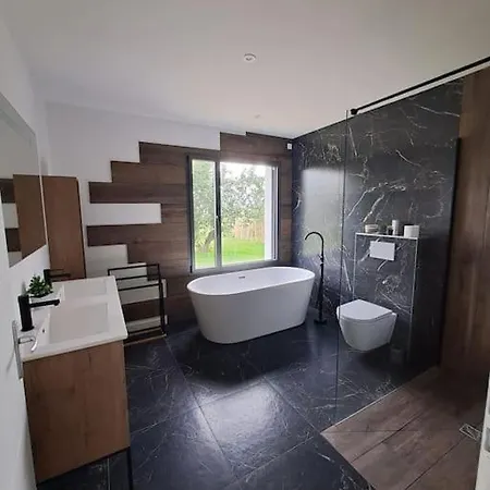 Vila Maison Neuve Au Calme Proche La Rochelle *